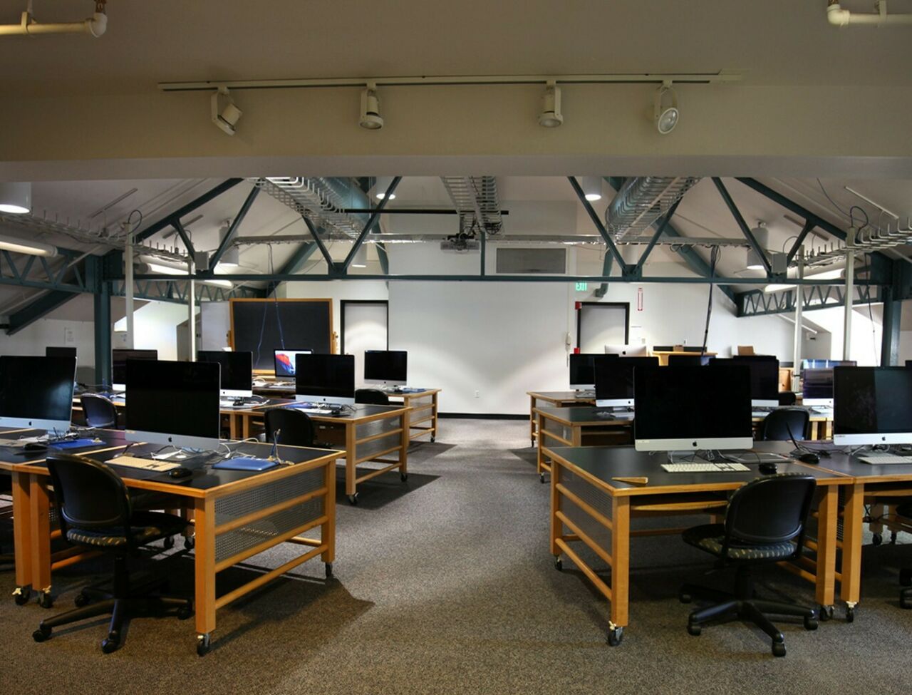 The Digital Arts Design Studio features a state of the art digital media lab offering students a wide variety of instructional space, tools, and equipment to work with.
