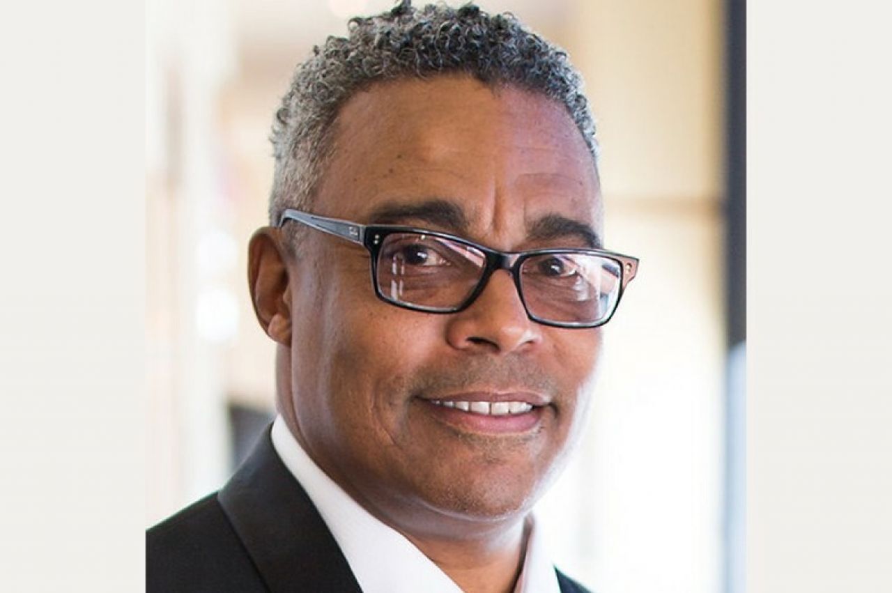 Headshot of Charles Cross