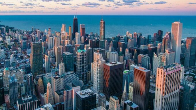 The skyline of Chicago pictured at dusk.