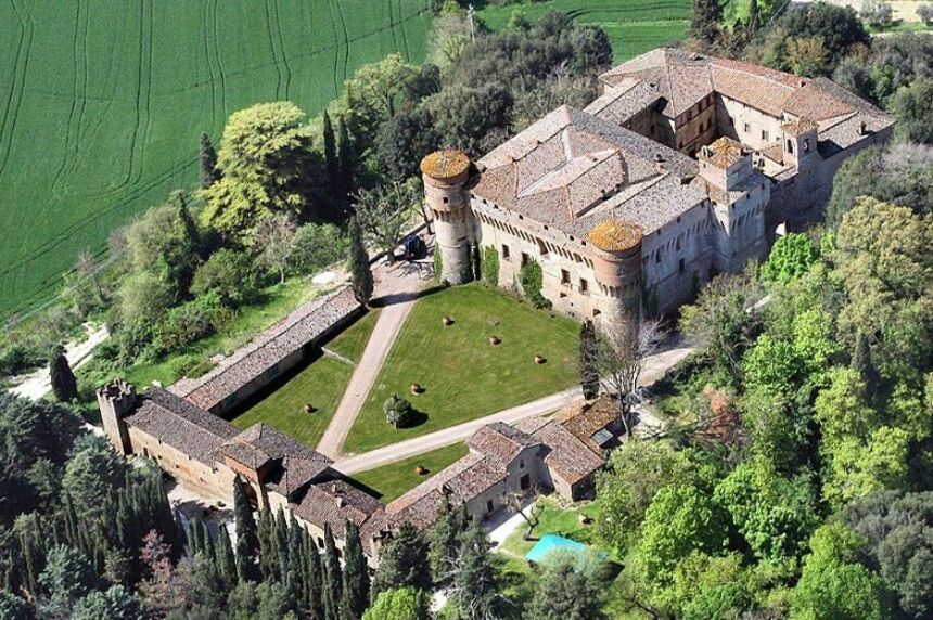 An aerial view of the second courtyard of the Ranieri Castle.